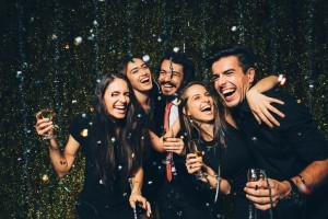 Can teeth whitening in Sugar Land help me look good on New Year’s Eve?